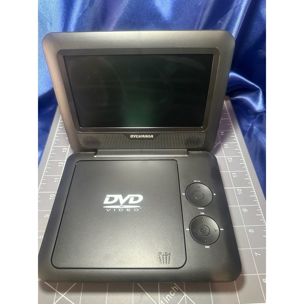 Sylvania SDVD7003D Portable DVD Player 7" screen Untested & No Power Cord